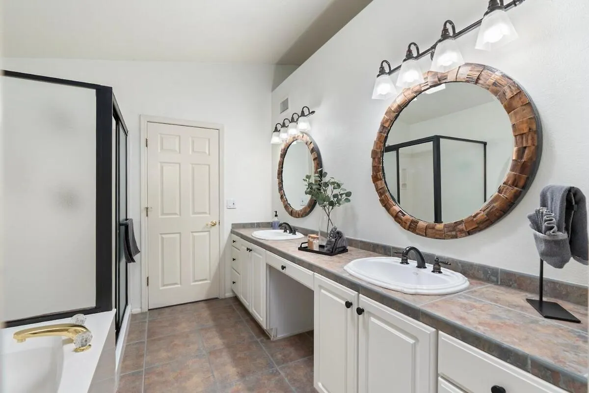 Entertainer'S Dream! 7 Bedroom/4 Bath W Heated Pool & Spa Phoenix 0*,