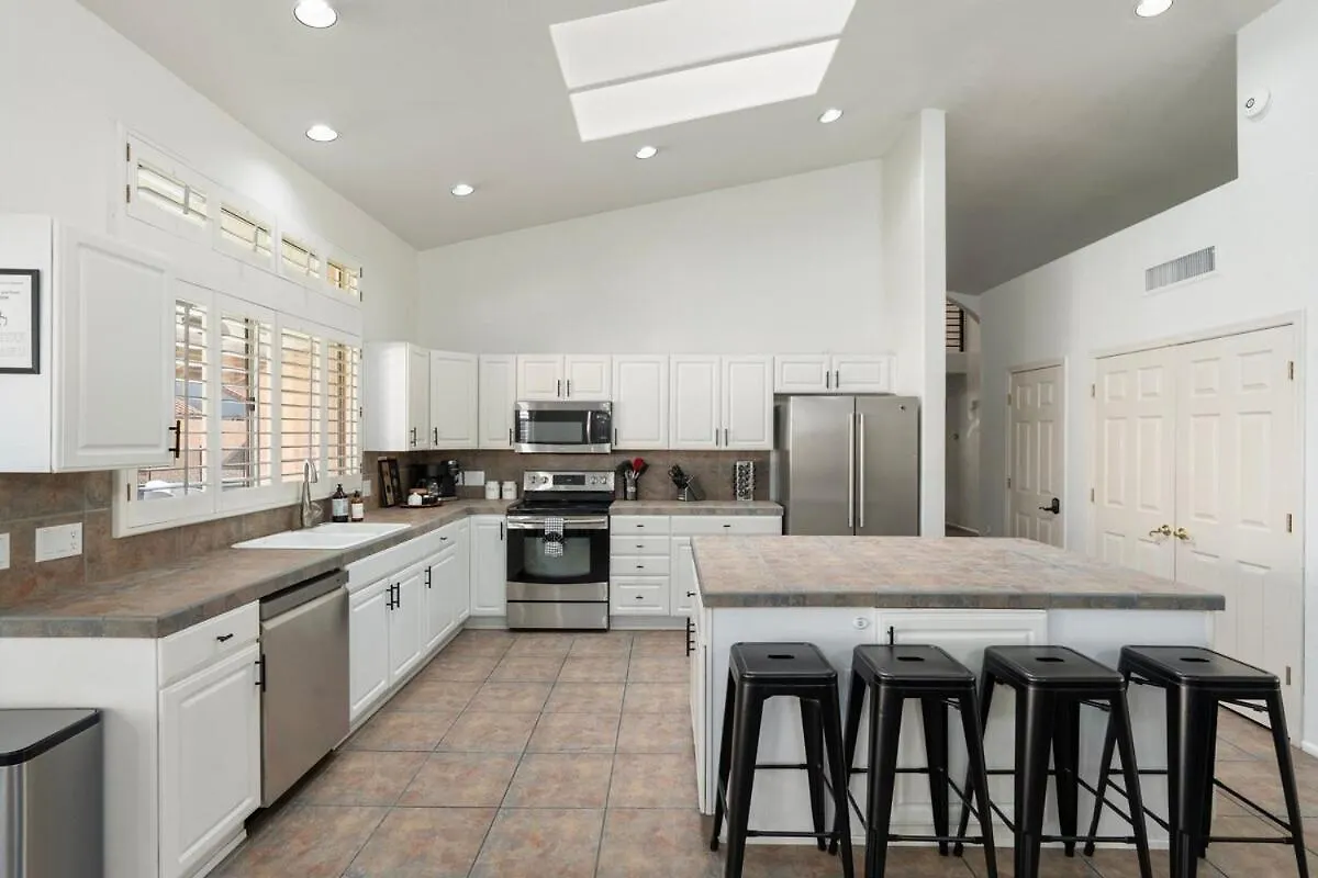 Holiday home Entertainer'S Dream! 7 Bedroom/4 Bath W Heated Pool & Spa Phoenix