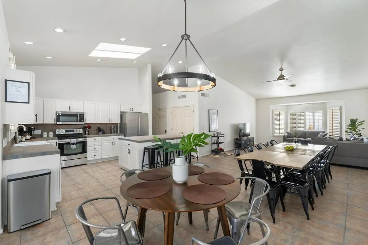 Holiday home Entertainer'S Dream! 7 Bedroom/4 Bath W Heated Pool & Spa Phoenix